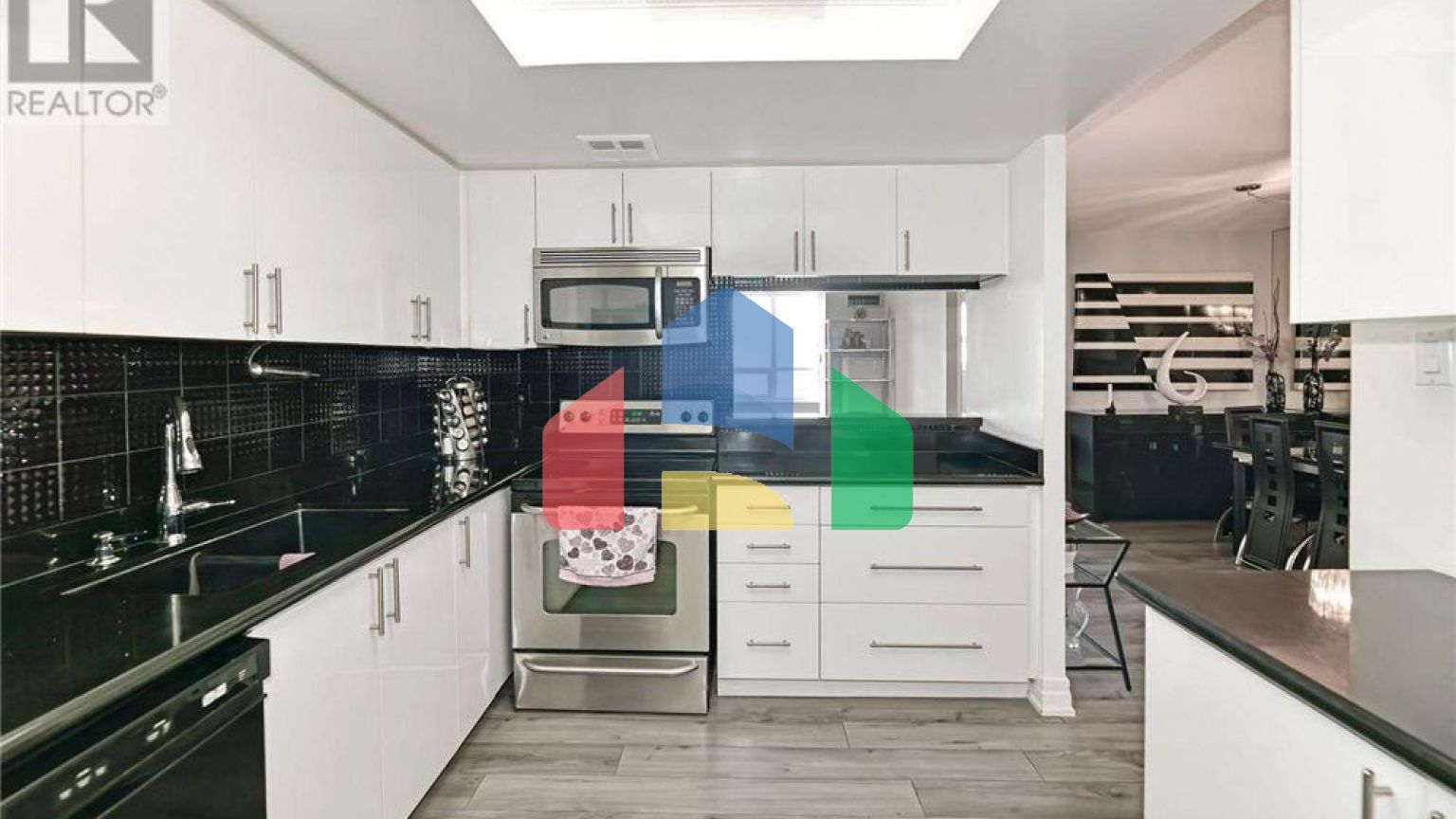 Residential - Single Family Home - Vaughan, Canada - Canada