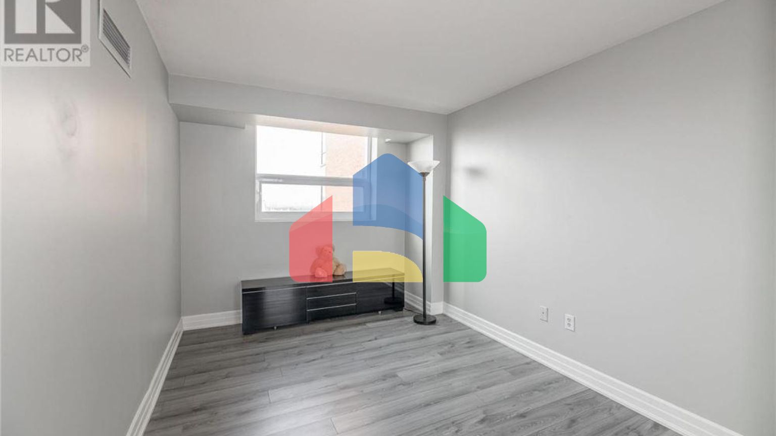 Residential - Single Family Home - Vaughan, Canada - Canada