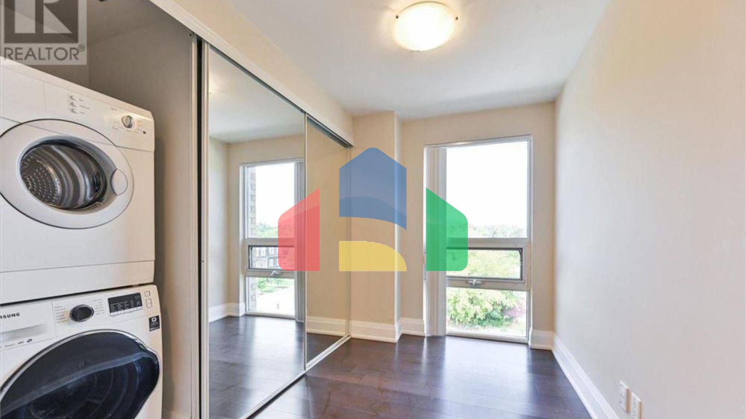 Residential - Condo/Apartment - Vaughan, Canada - Canada