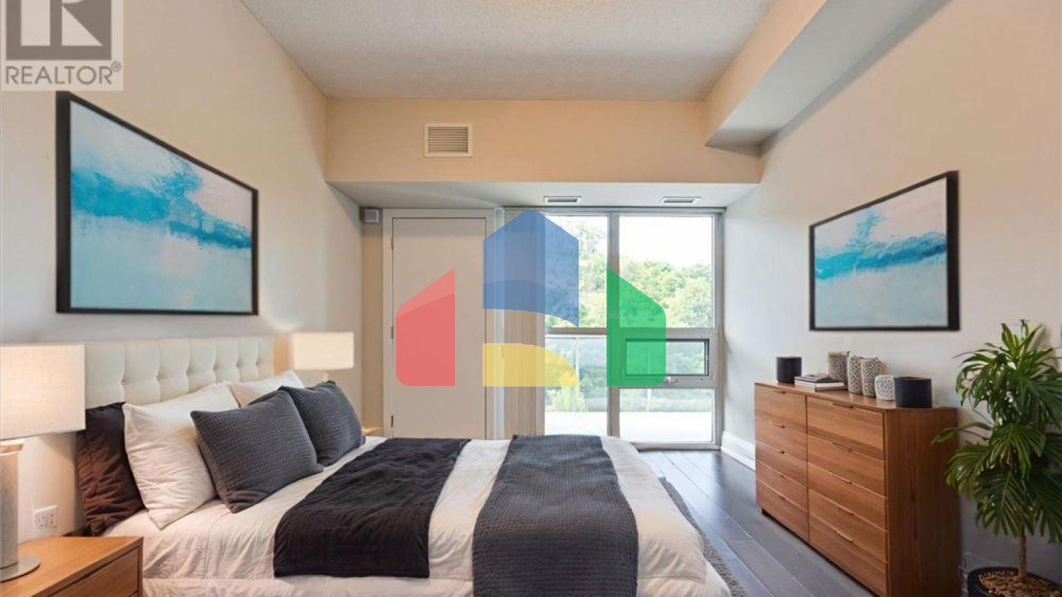 Residential - Condo/Apartment - Vaughan, Canada - Canada