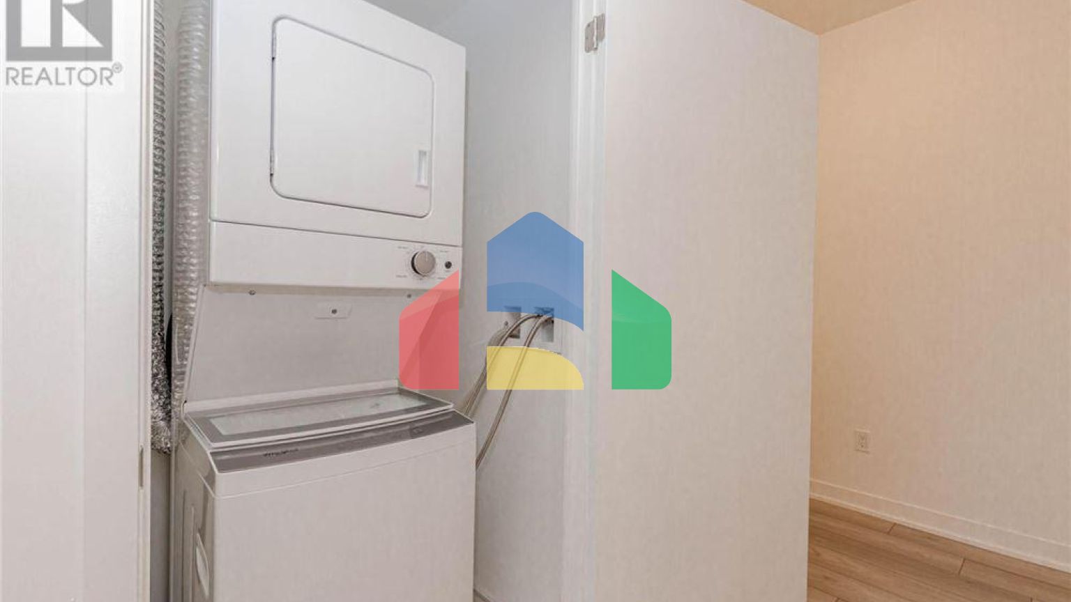 Residential - Single Family Home - Vaughan, Canada - Canada