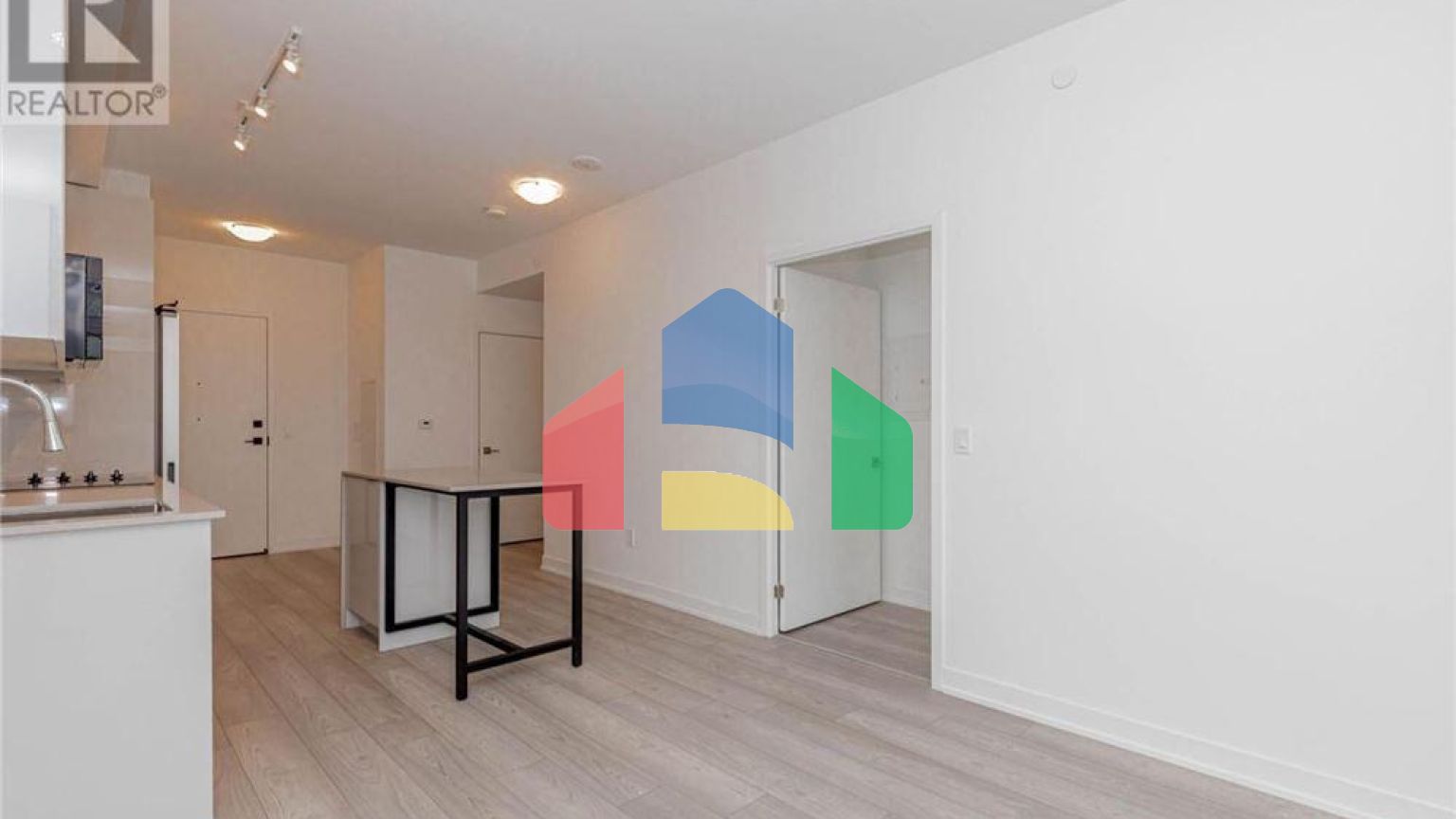 Residential - Single Family Home - Vaughan, Canada - Canada