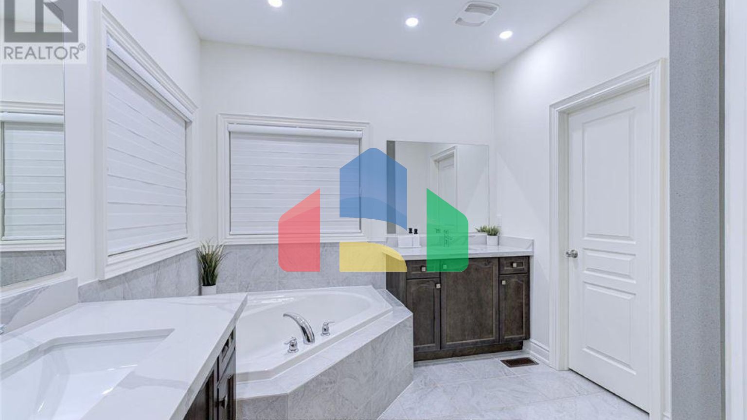 Residential - Single Family Home - Vaughan, Canada - Canada