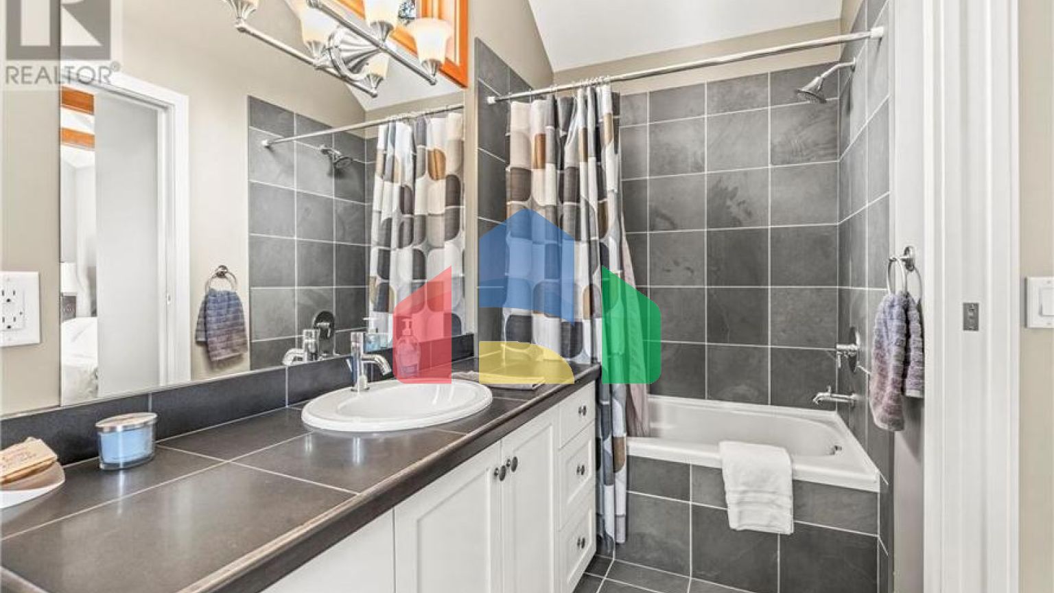 Residential - Single Family Home - Vernon, Canada - Canada