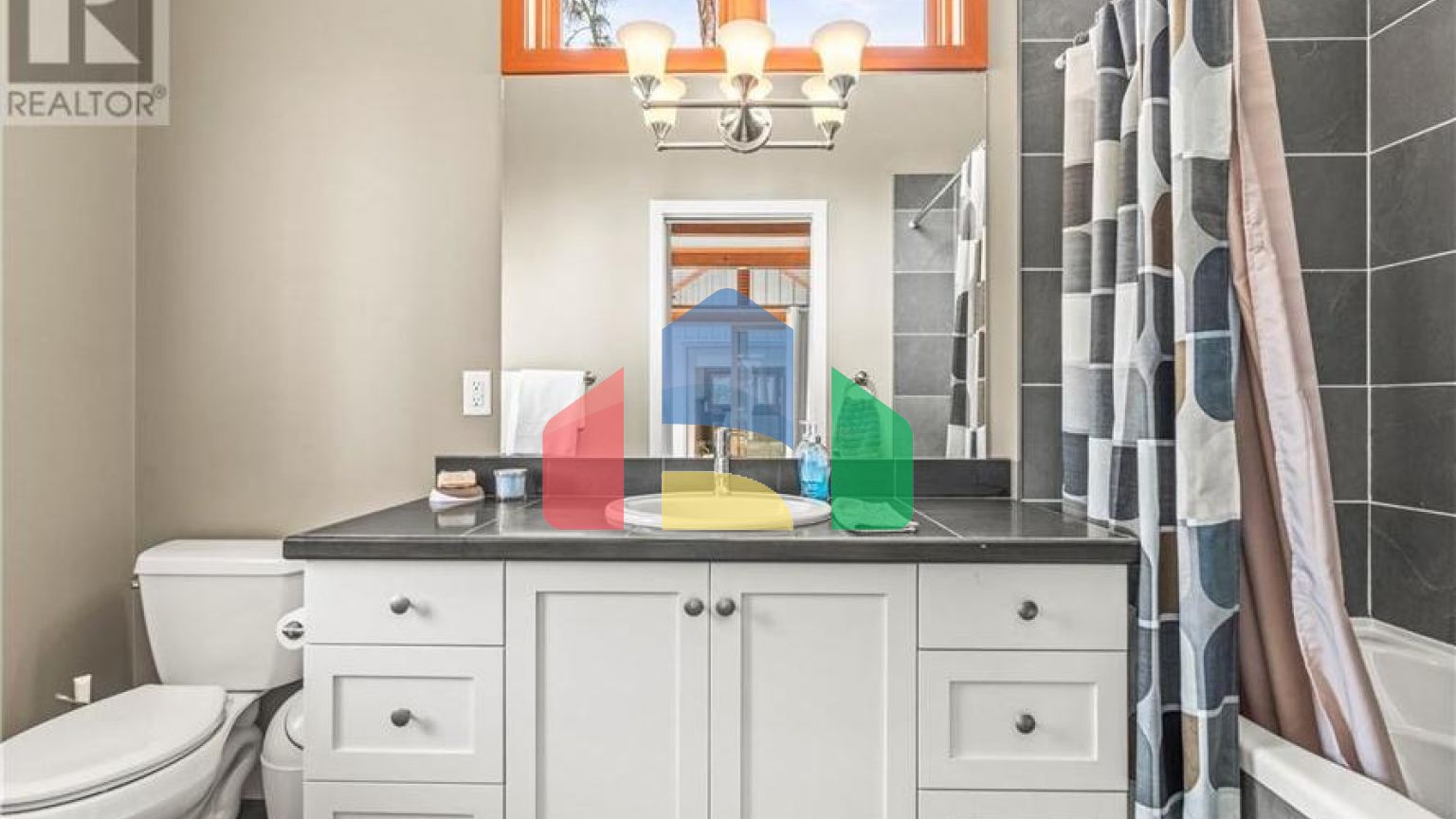 Residential - Single Family Home - Vernon, Canada - Canada