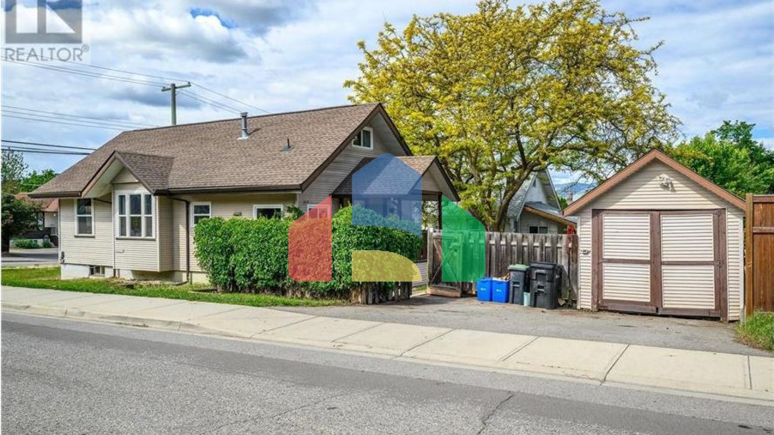 Residential - Single Family Home - Vernon, Canada - Canada