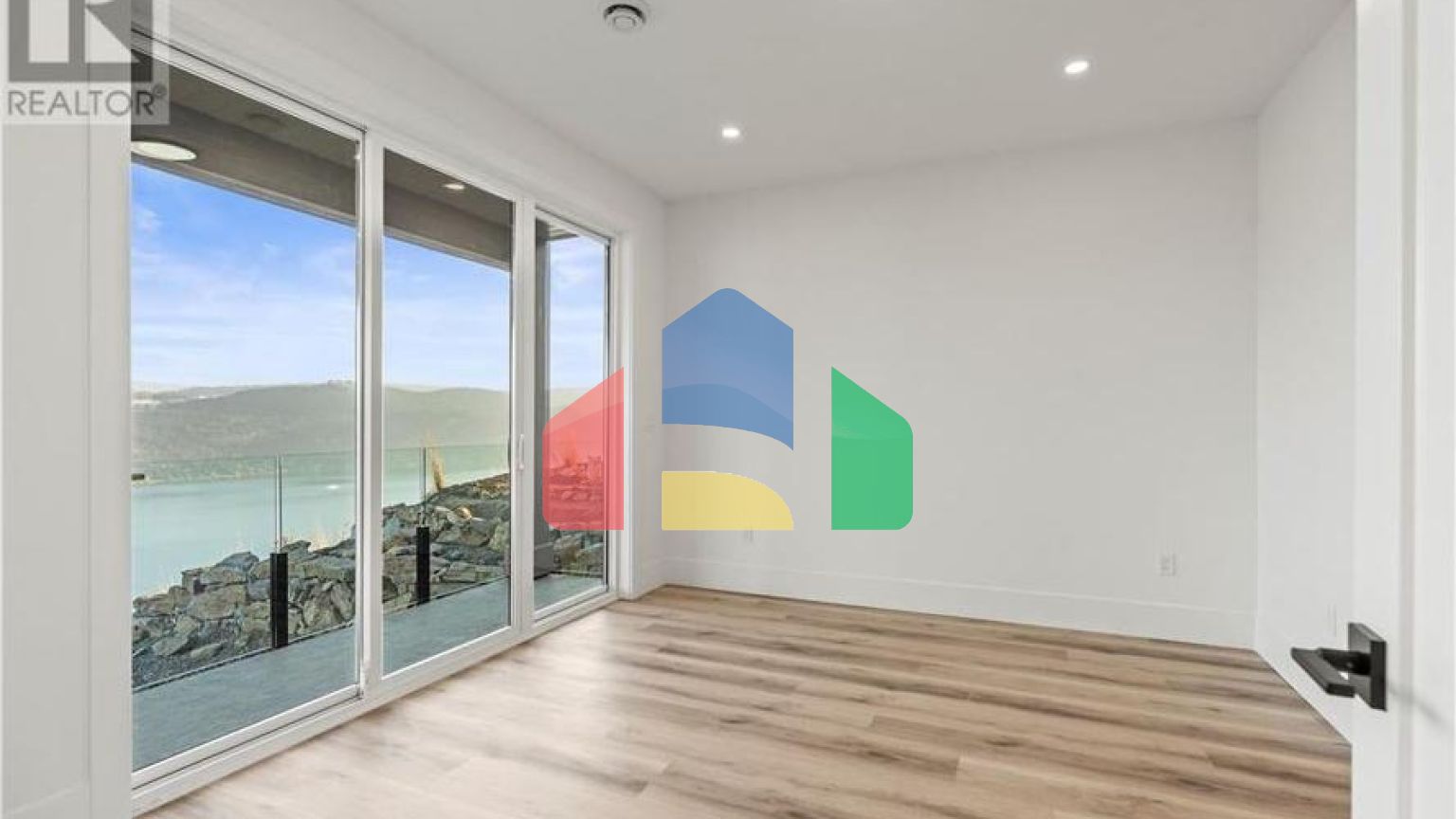 Residential - Single Family Home - Vernon, Canada - Canada