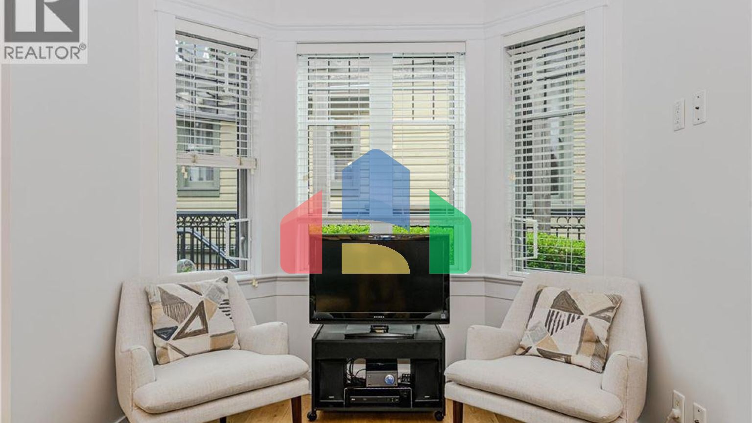 Residential - Townhouse - Victoria, Canada - Canada