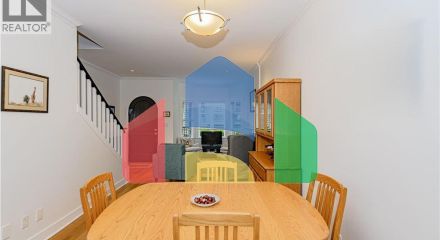 Residential - Townhouse - Victoria, Canada - Canada