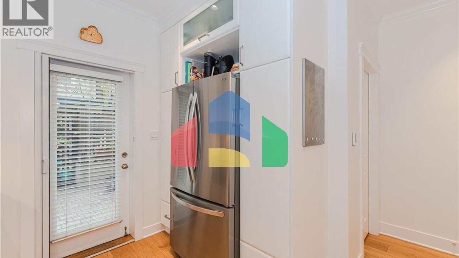 Residential - Townhouse - Victoria, Canada - Canada