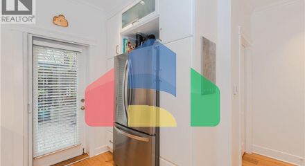 Residential - Townhouse - Victoria, Canada - Canada