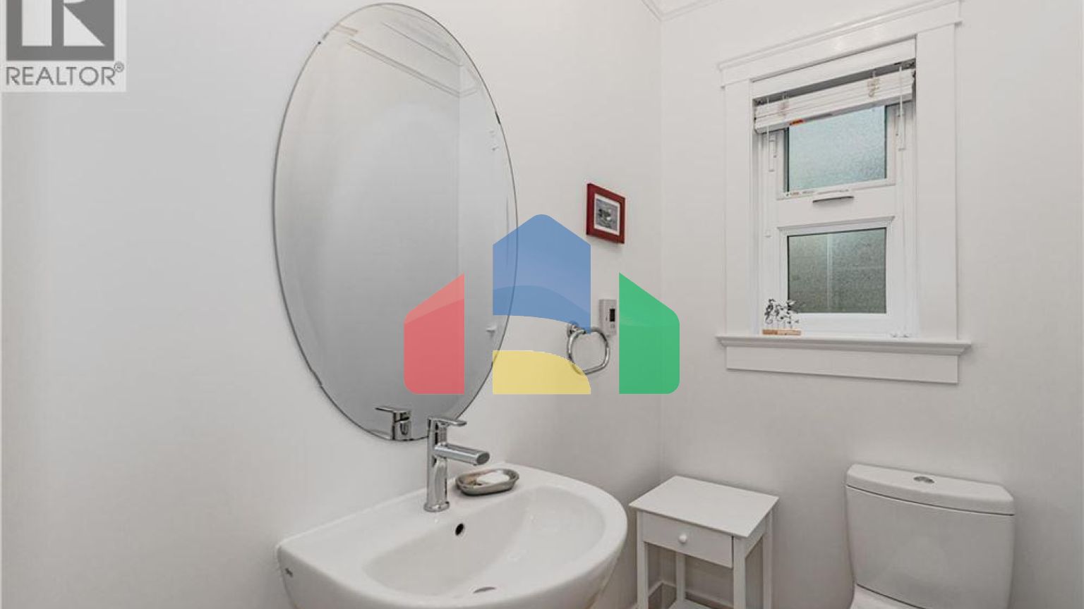 Residential - Townhouse - Victoria, Canada - Canada