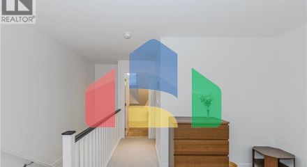 Residential - Townhouse - Victoria, Canada - Canada