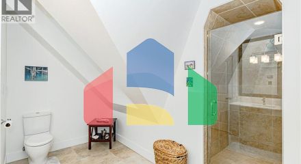 Residential - Townhouse - Victoria, Canada - Canada