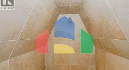 Residential - Townhouse - Victoria, Canada - Canada