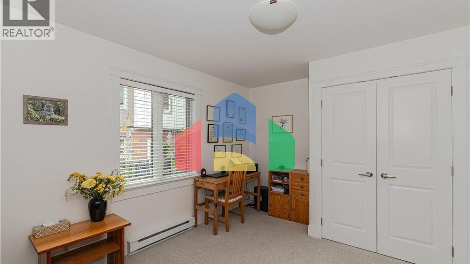 Residential - Townhouse - Victoria, Canada - Canada