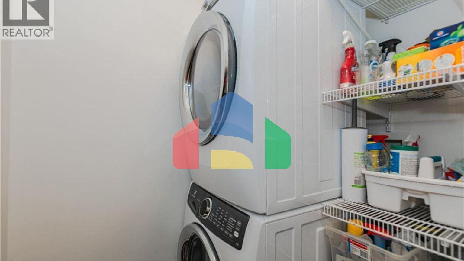 Residential - Townhouse - Victoria, Canada - Canada