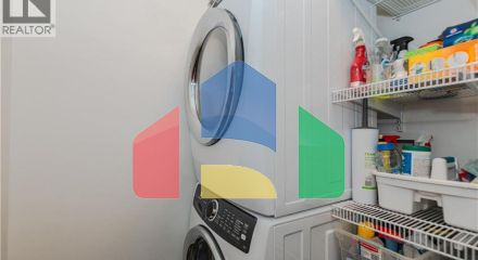 Residential - Townhouse - Victoria, Canada - Canada