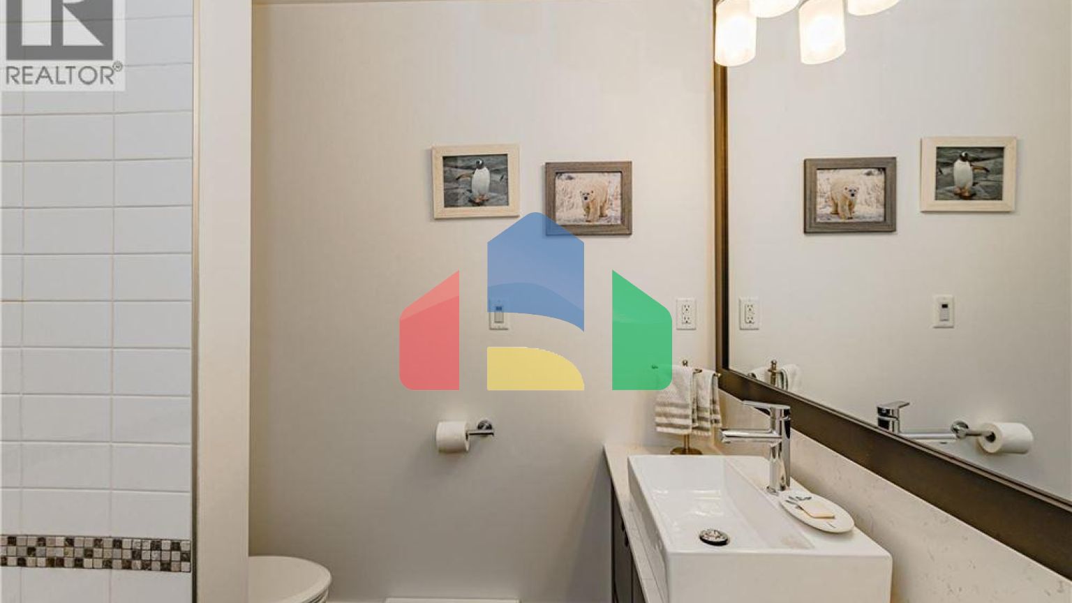 Residential - Townhouse - Victoria, Canada - Canada