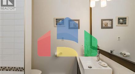 Residential - Townhouse - Victoria, Canada - Canada