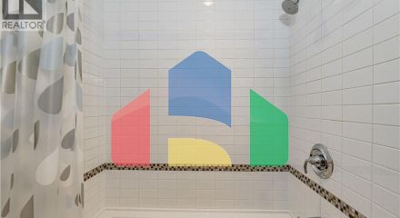 Residential - Townhouse - Victoria, Canada - Canada