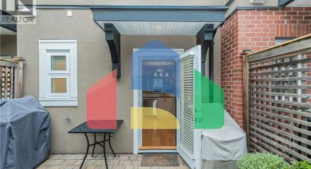 Residential - Townhouse - Victoria, Canada - Canada