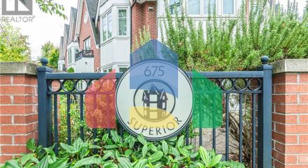 Residential - Townhouse - Victoria, Canada - Canada