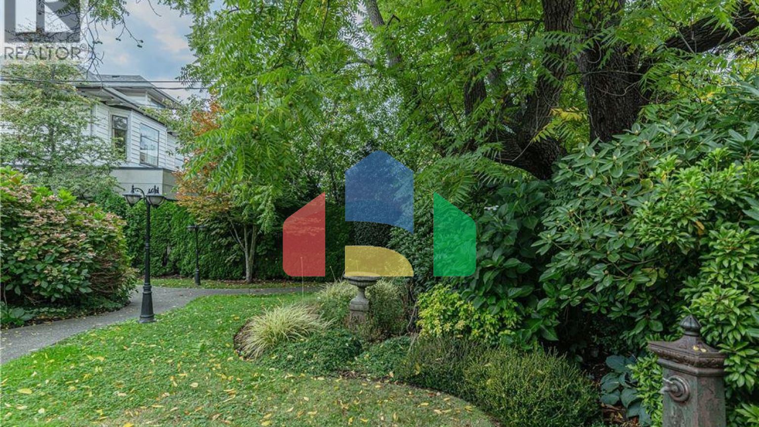 Residential - Townhouse - Victoria, Canada - Canada