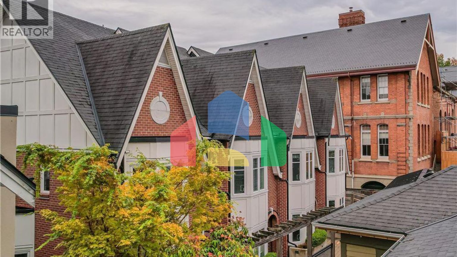 Residential - Townhouse - Victoria, Canada - Canada