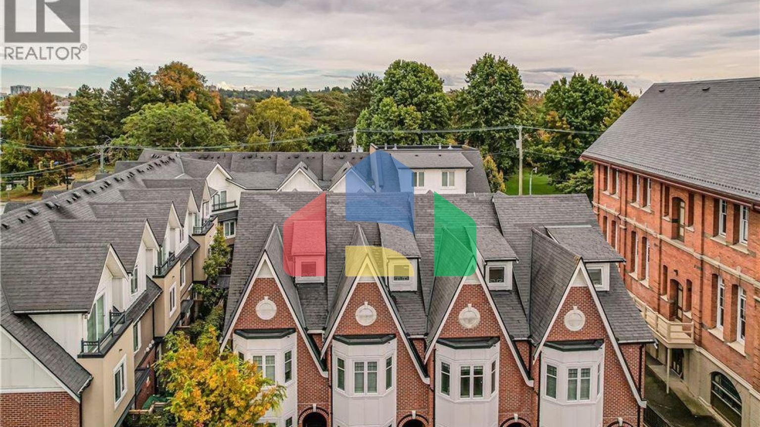 Residential - Townhouse - Victoria, Canada - Canada