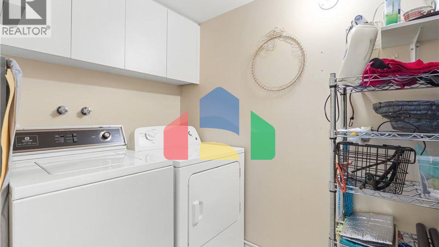 Residential - Condo/Apartment - Victoria, Canada - Canada