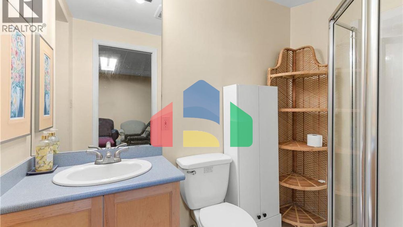 Residential - Condo/Apartment - Victoria, Canada - Canada