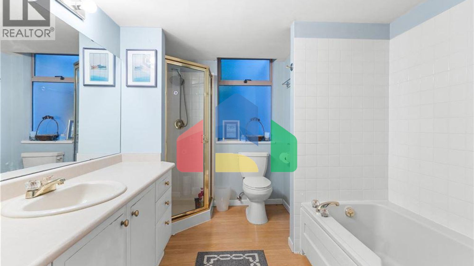 Residential - Condo/Apartment - Victoria, Canada - Canada