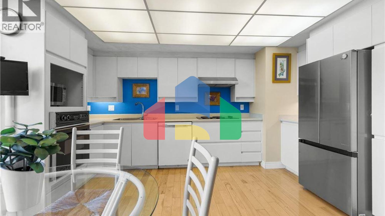 Residential - Condo/Apartment - Victoria, Canada - Canada