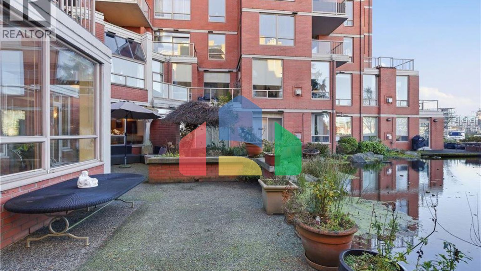 Residential - Condo/Apartment - Victoria, Canada - Canada