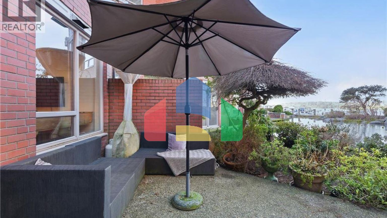 Residential - Condo/Apartment - Victoria, Canada - Canada