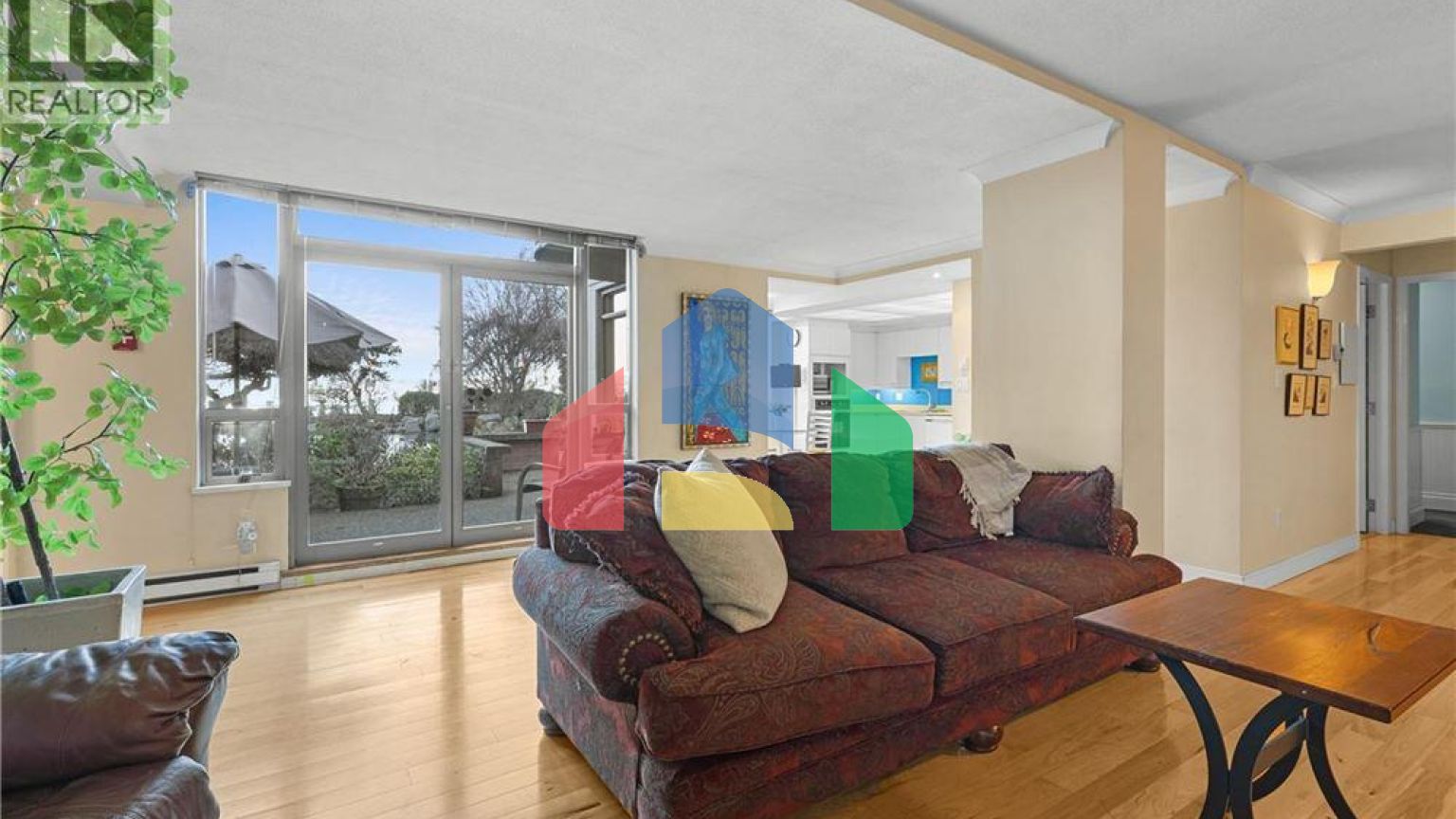 Residential - Condo/Apartment - Victoria, Canada - Canada