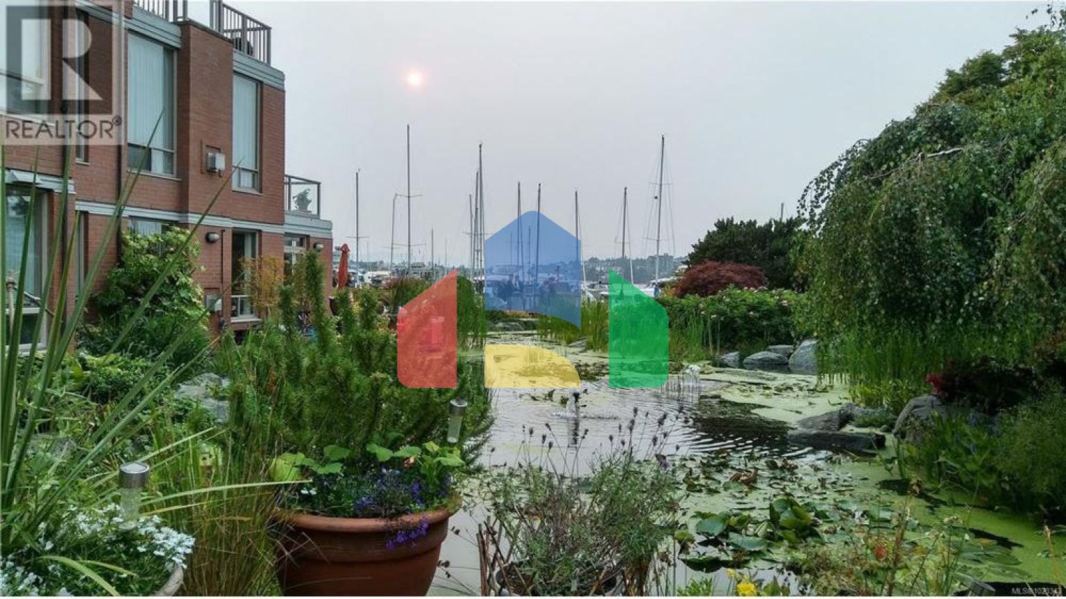 Residential - Condo/Apartment - Victoria, Canada - Canada