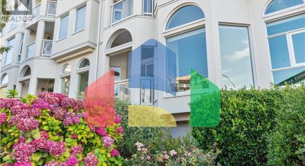 Residential - Condo/Apartment - Victoria, Canada - Canada