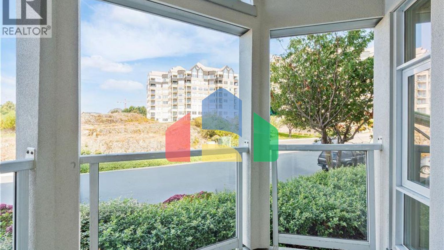 Residential - Condo/Apartment - Victoria, Canada - Canada