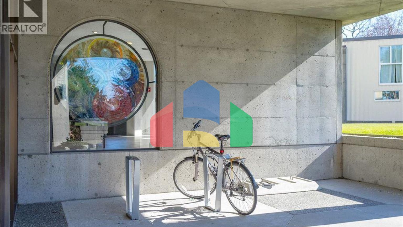 Residential - Condo/Apartment - Victoria, Canada - Canada