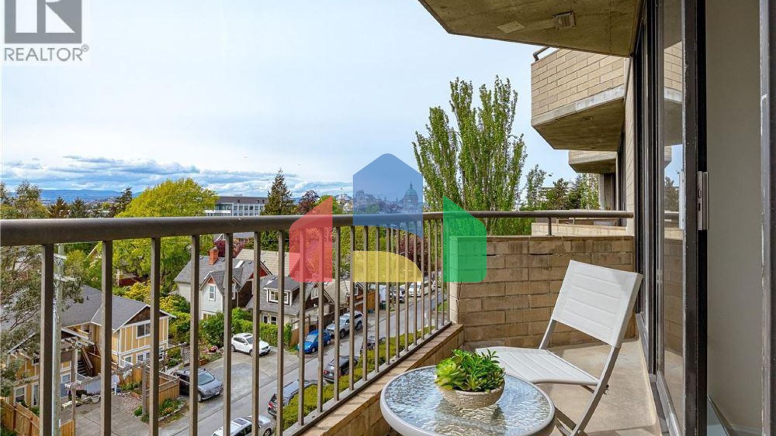 Residential - Condo/Apartment - Victoria, Canada - Canada