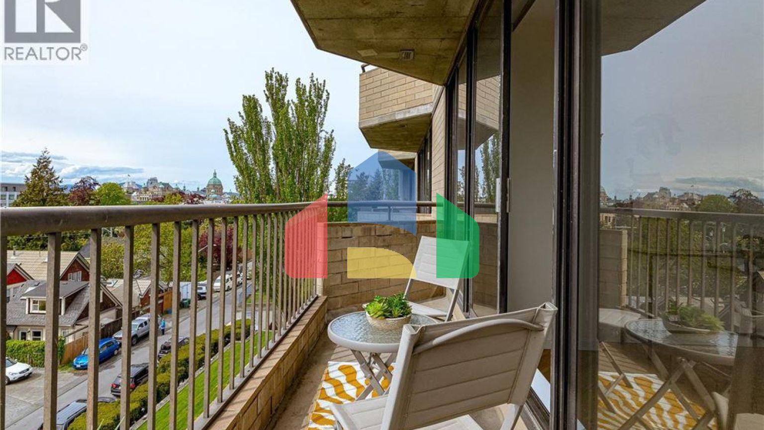 Residential - Condo/Apartment - Victoria, Canada - Canada