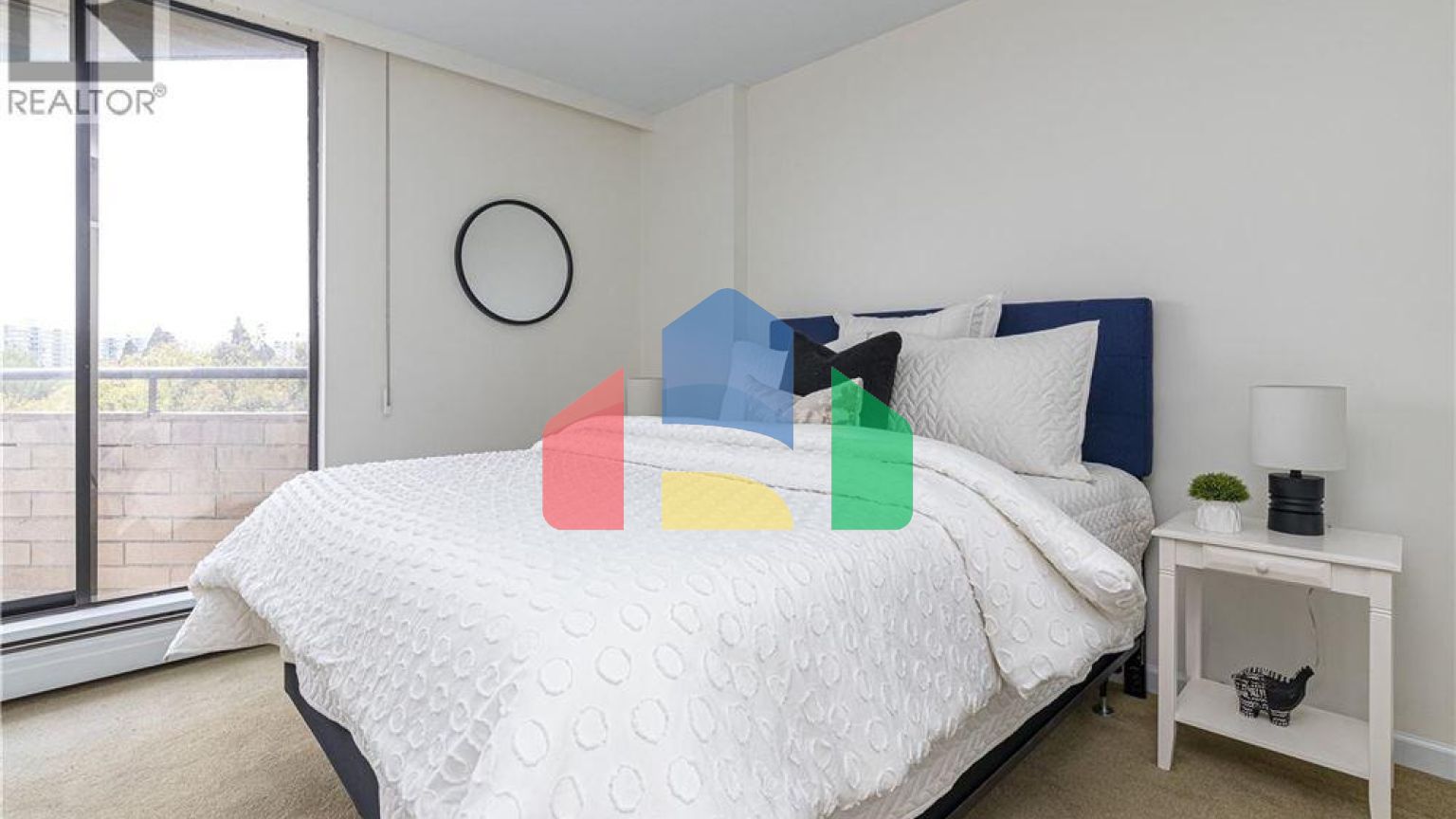 Residential - Condo/Apartment - Victoria, Canada - Canada