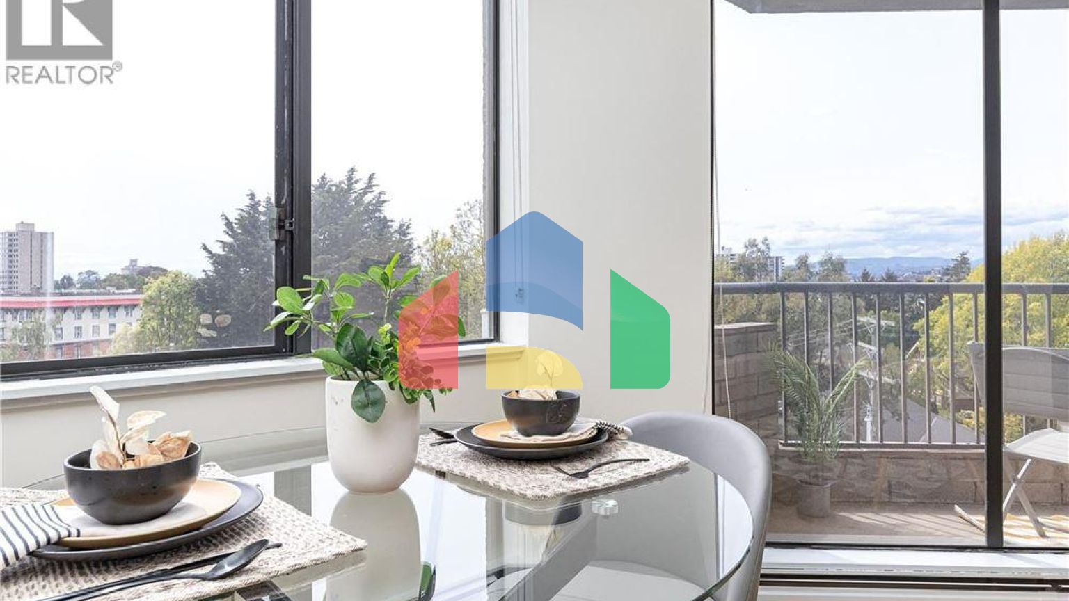 Residential - Condo/Apartment - Victoria, Canada - Canada