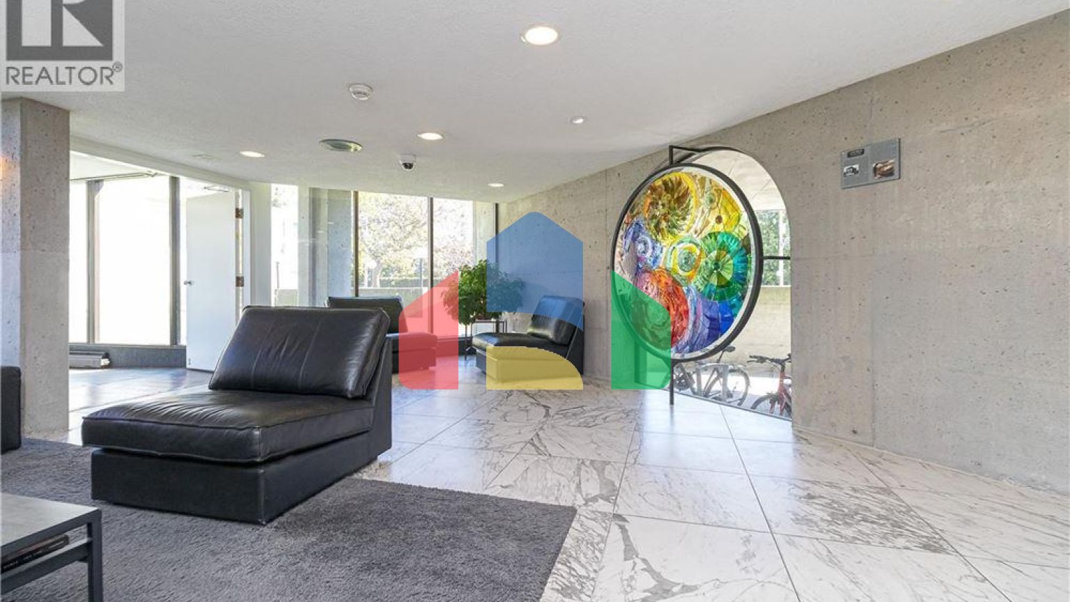 Residential - Condo/Apartment - Victoria, Canada - Canada