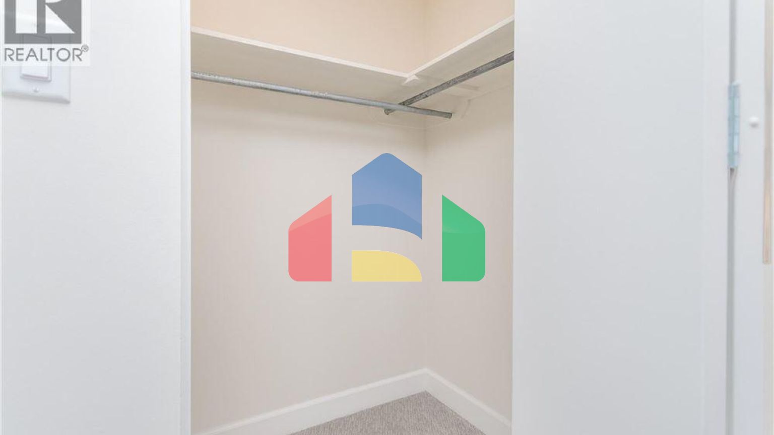 Residential - Condo/Apartment - Victoria, Canada - Canada