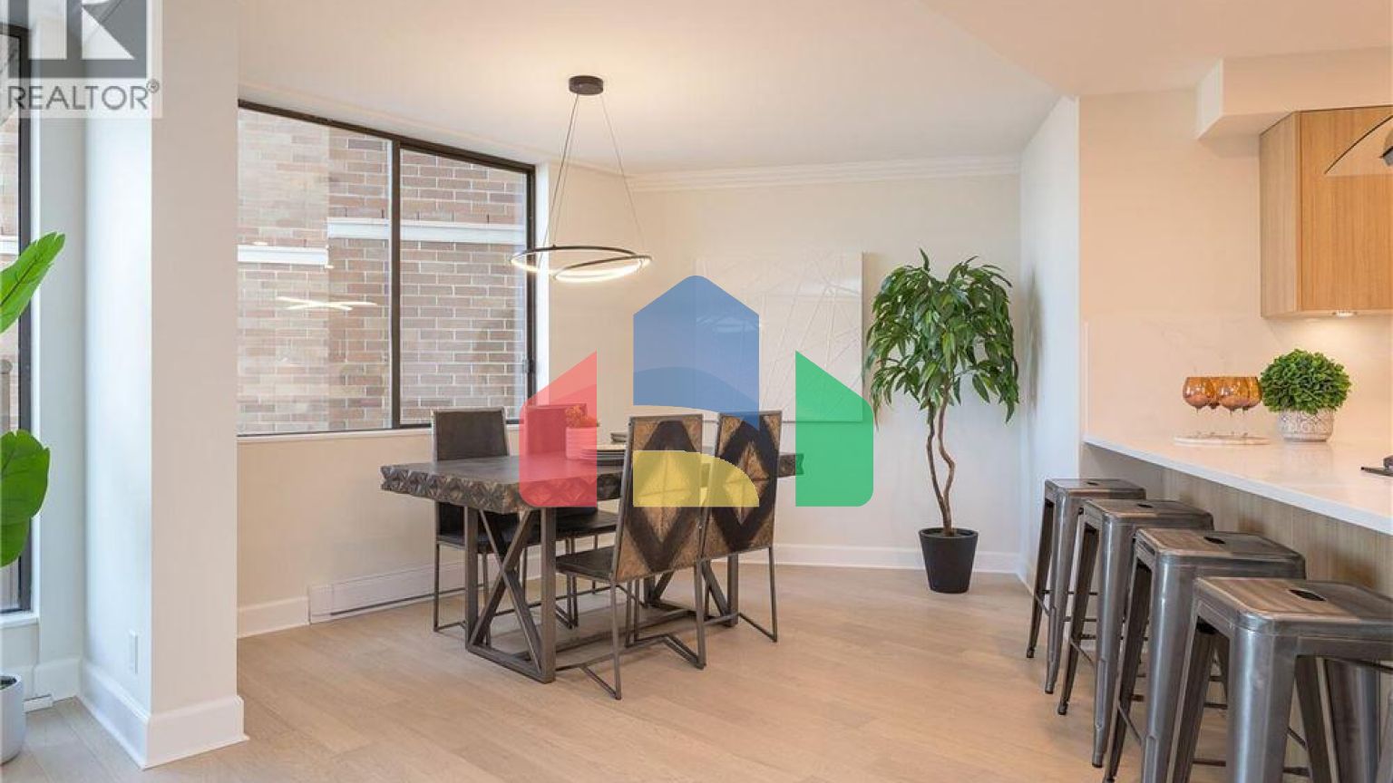 Residential - Condo/Apartment - Victoria, Canada - Canada