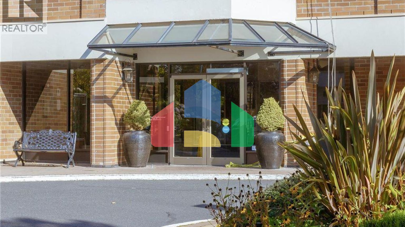 Residential - Condo/Apartment - Victoria, Canada - Canada