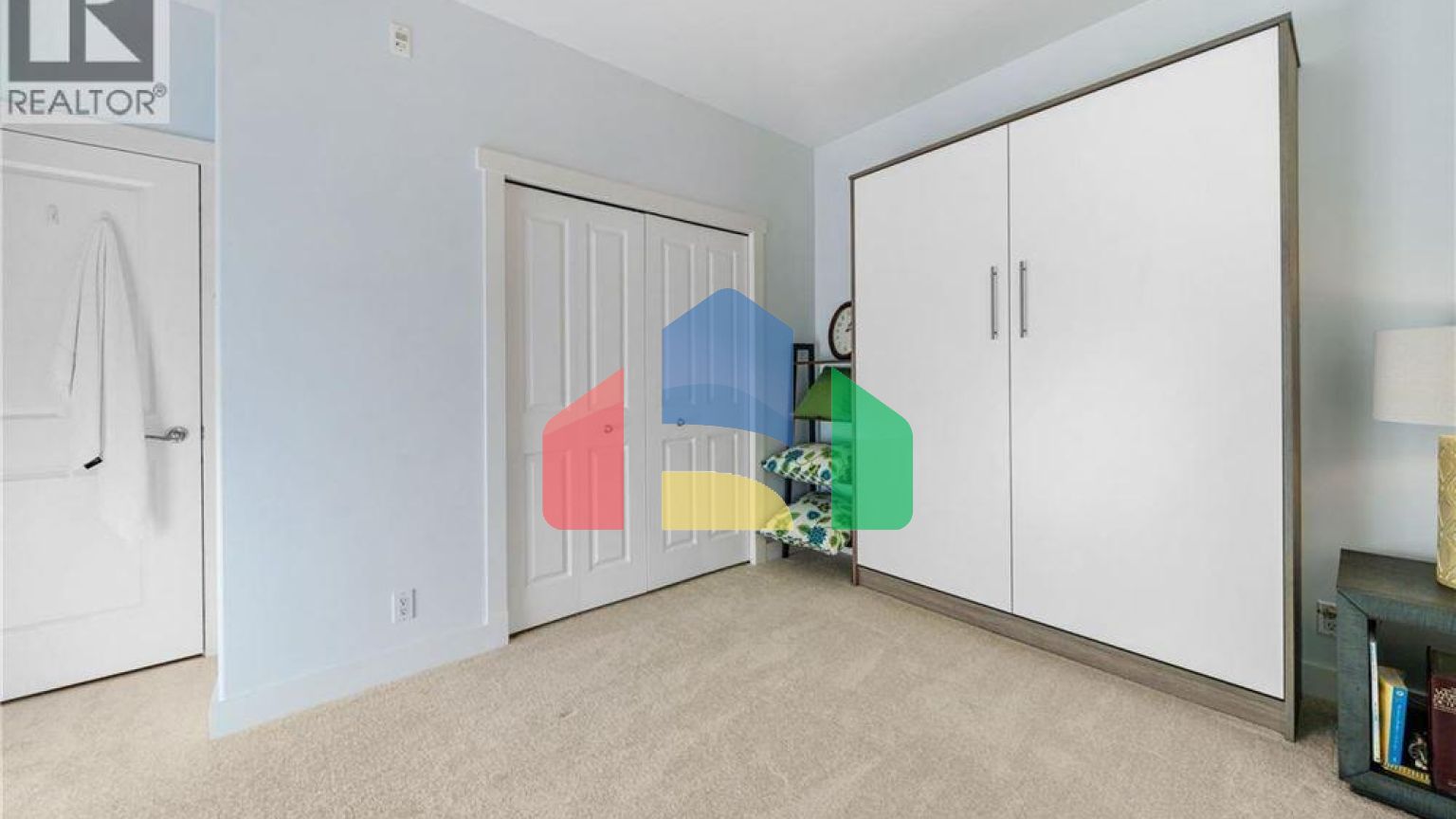 Residential - Condo/Apartment - Victoria, Canada - Canada